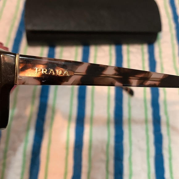 Prada glasses and case - Picture 4 of 4